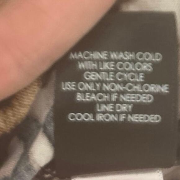 TORRID Challis Leopard Print V Neck Button Front Shark Bite Hem Dress Size 2/2X - Picture 13 of 13